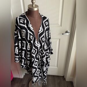 Black & White Diamond Geometric Print Fringe Open Front Kimono Cardigan
